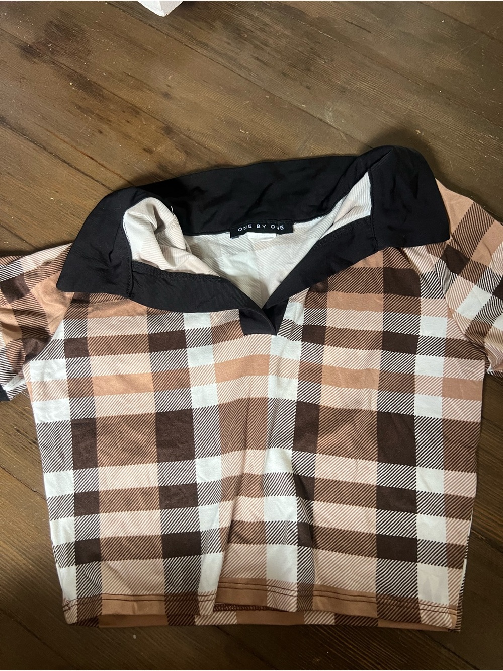 One by One Plaid Cropped Top with Black Collar